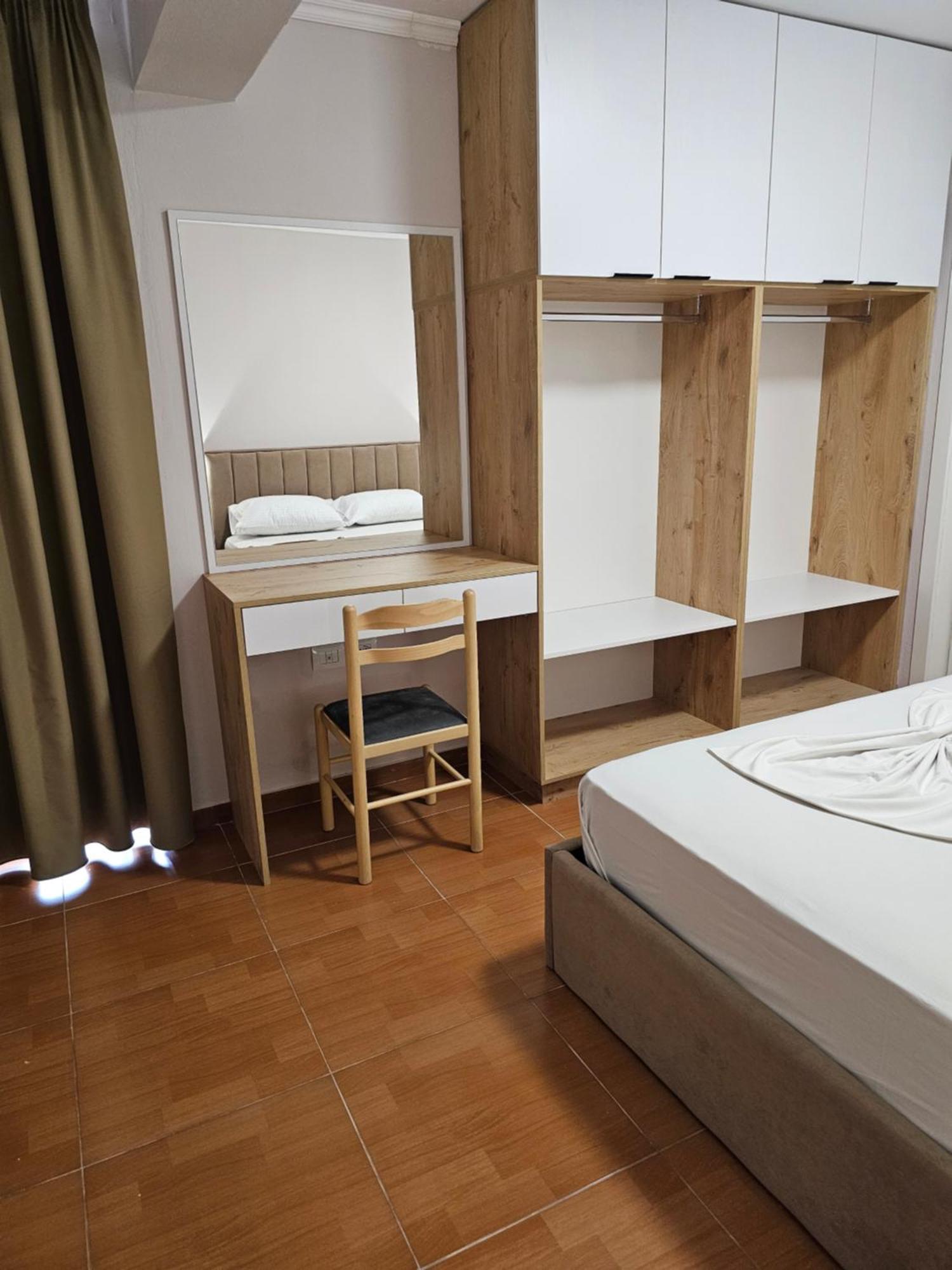 Stephan Apartments Sarandë Esterno foto
